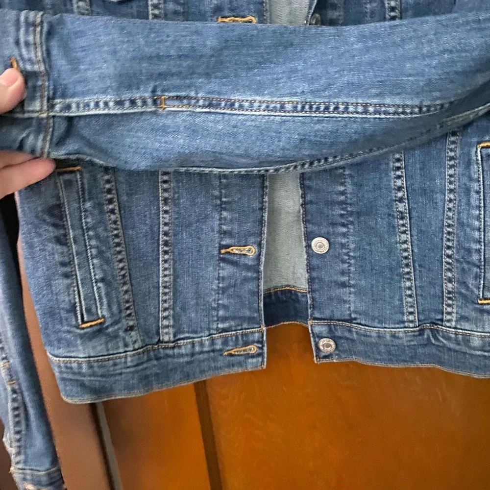 Levi's Strauss & Co - Picture 3 of 4